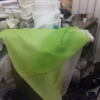 طاقه رول شده پارچه حریر دورنگ با ریزش یکنواخت و ترکیب رنگ جذاب